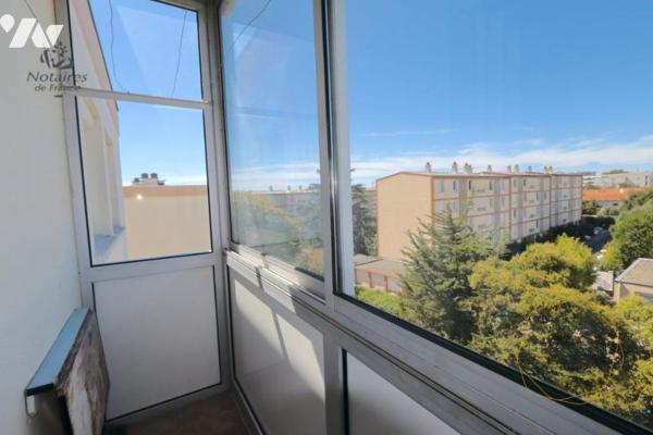 Appartement T4 avec garage et cave à Près d'Arènes