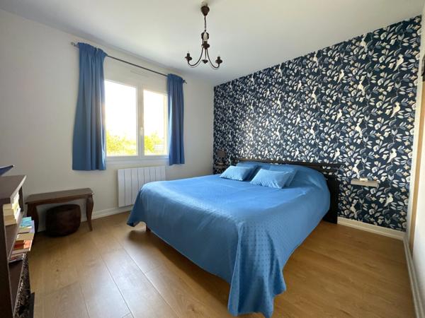 Rare à la vente !!! Magnifique plain-pied de 146 m² construit en 2007 avec quatre chambres...