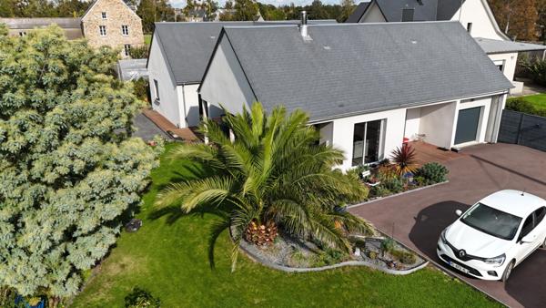 Rare à la vente !!! Magnifique plain-pied de 146 m² construit en 2007 avec quatre chambres...