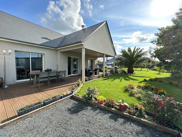 Rare à la vente !!! Magnifique plain-pied de 146 m² construit en 2007 avec quatre chambres...