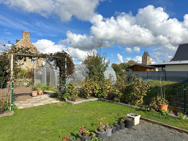 Rare à la vente !!! Magnifique plain-pied de 146 m² construit en 2007 avec quatre chambres...