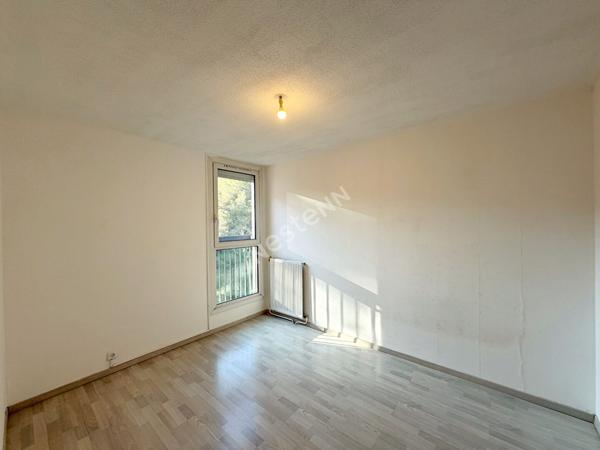 Appartement La Seyne Sur Mer 4 pièce(s) 84.11 m2 - Tamaris - Dernier étage - 3 chambres