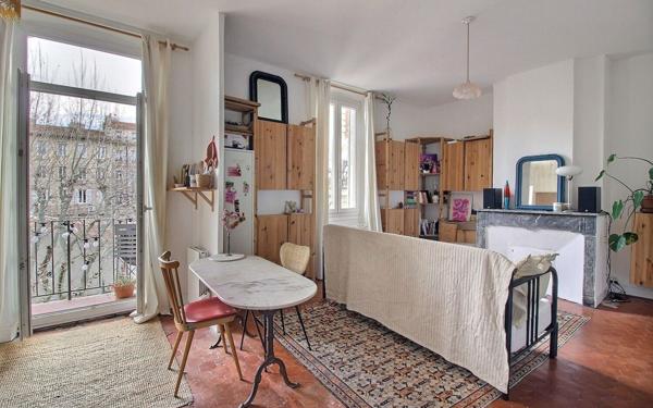 Appartement à vendre    2 pièces • 35 m2 Marseille 6