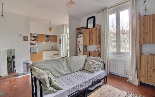 Appartement à vendre    2 pièces • 35 m2 Marseille 6
