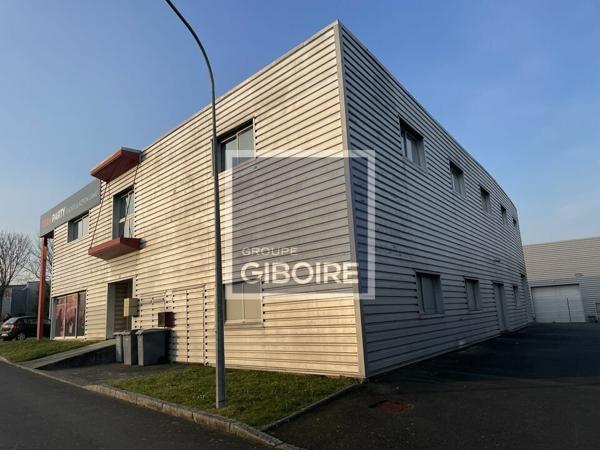 Local d'activites 479 m² à louer MONTGERMONT (réf : 35.6831)