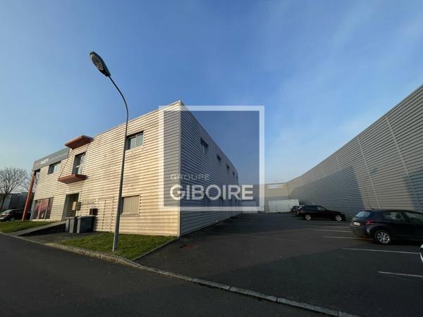 Local d'activites 479 m² à louer MONTGERMONT (réf : 35.6831)