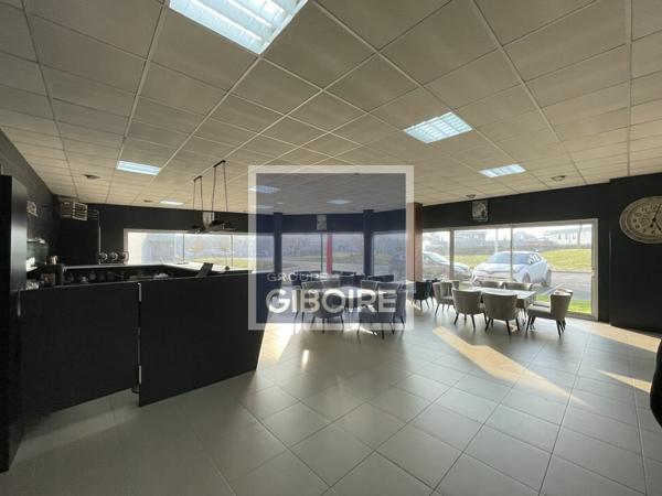 Local d'activites 479 m² à louer MONTGERMONT (réf : 35.6831)