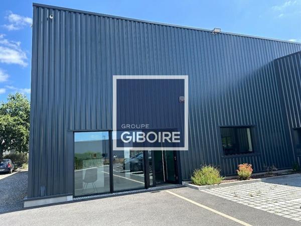 Local d'activites 330 m² à louer PACE (réf : 35.7300)