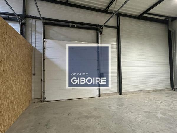 Local d'activites 330 m² à louer PACE (réf : 35.7300)