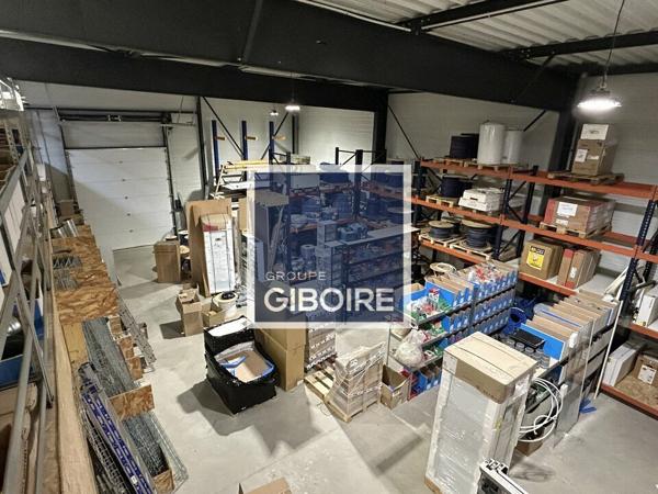 Local d'activites 330 m² à louer PACE (réf : 35.7300)