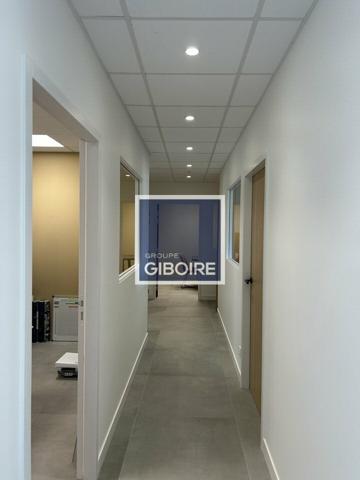 Local d'activites 330 m² à louer PACE (réf : 35.7300)
