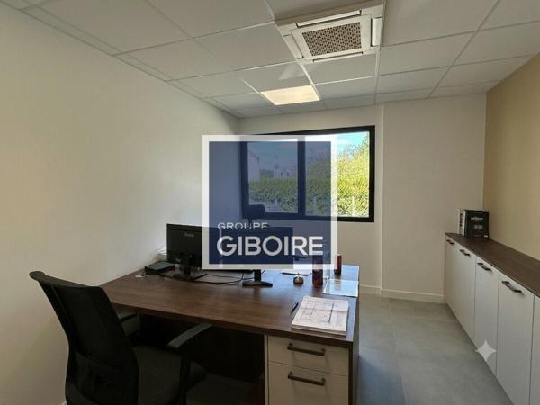 Local d'activites 330 m² à louer PACE (réf : 35.7300)