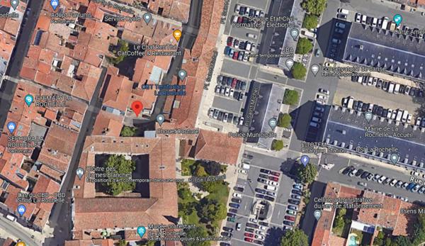 LOCAL COMMERCIAL A VENDRE A CLAVETTE