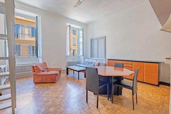 Nice Port – 3 pièces + mezzanines – Dernier étage avec ascenseur