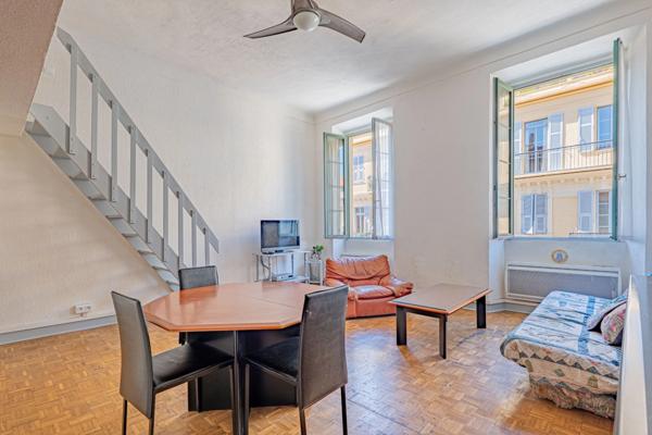 Nice Port – 3 pièces + mezzanines – Dernier étage avec ascenseur