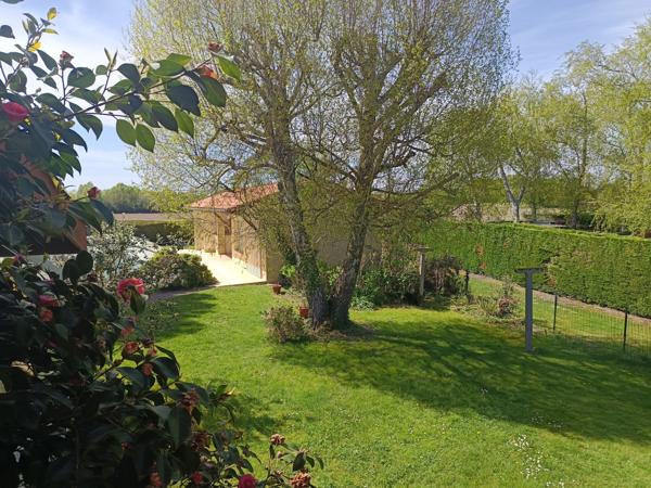 Maison d’Architecte Lumineuse 4 chambres , Piscine et Grand Jardin Paysager