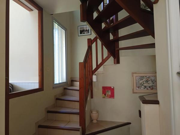Maison d’Architecte Lumineuse 4 chambres , Piscine et Grand Jardin Paysager