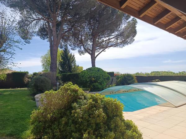 Maison d’Architecte Lumineuse 4 chambres , Piscine et Grand Jardin Paysager
