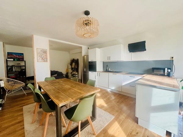 À vendre – Bel appartement lumineux T2 Trélazé proche ANGERS Balcon et Cave