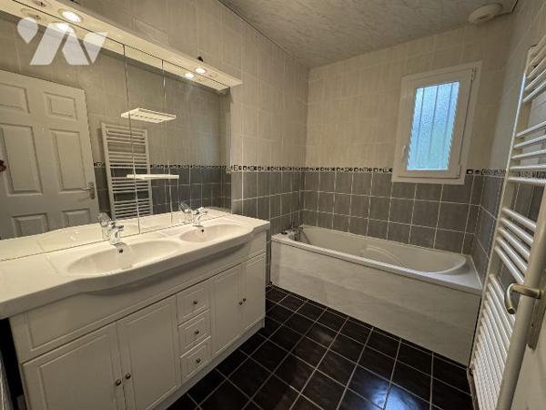 Au calme Plain-pied de 2010 Combles aménageables