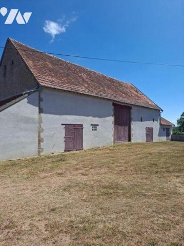 Maison composée d'une entrée avec ne pièce à vivre pouvant servir de salon, salle à manger, tro...