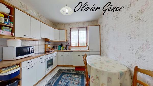 Saint-Saturnin (72650) Maison individuelle de 7 pièces - 134 m² - 4 chambres - Bureau - garage - jardin