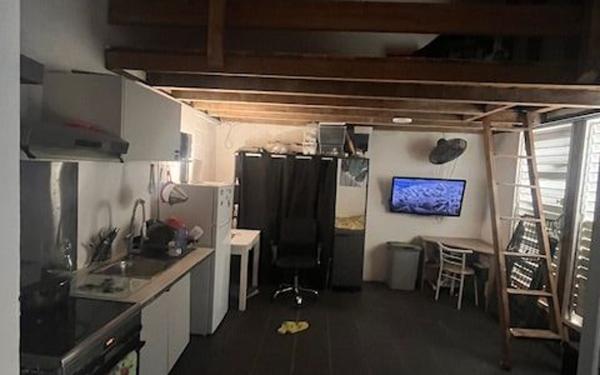Immeuble à vendre    3 pièces • 75,60 m2 Les Abymes