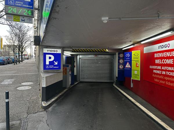 NANCY - HYPER CENTRE EMPLACEMENT DE PARKING