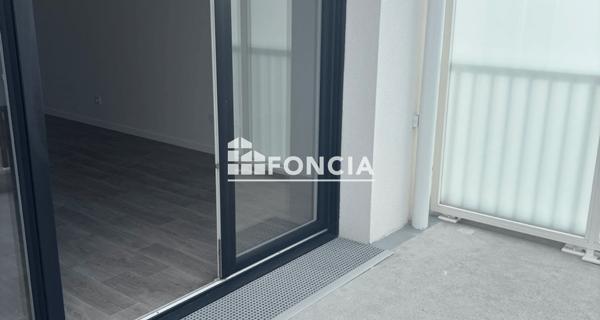 Location Appartement 3 pièces 69.01 m² - Laval 53000