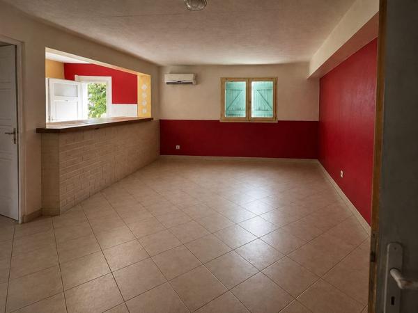 Appartement 85 m² habitables à rénover - Quartier d'Anthéor  - Cave de 60 m² de plain-pied