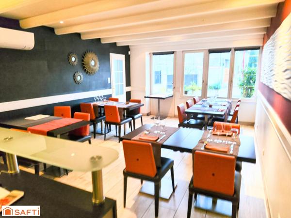 Fonds d'un superbe restaurant gastronomique réputé dans toute la région, prêt à poursuivre