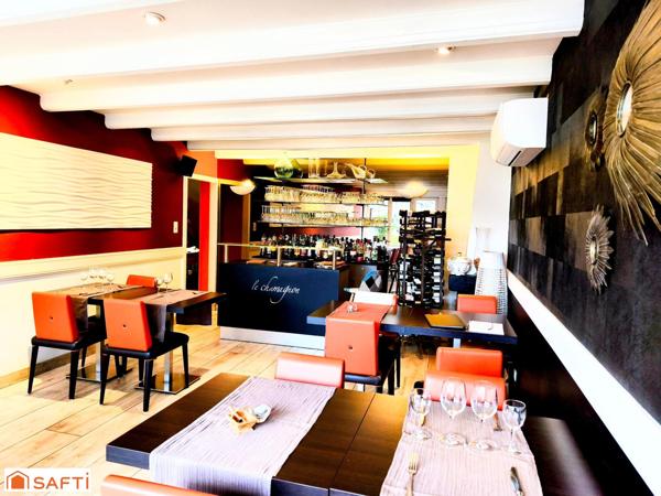 Fonds d'un superbe restaurant gastronomique réputé dans toute la région, prêt à poursuivre