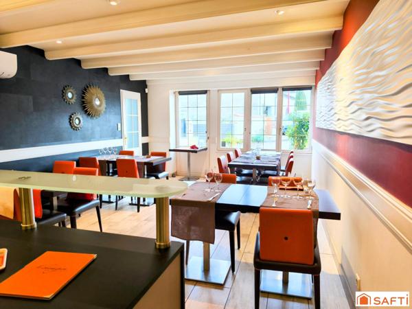 Fonds d'un superbe restaurant gastronomique réputé dans toute la région, prêt à poursuivre