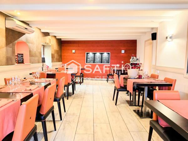 Fonds d'un superbe restaurant gastronomique réputé dans toute la région, prêt à poursuivre