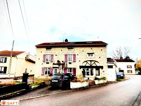 Fonds d'un superbe restaurant gastronomique réputé dans toute la région, prêt à poursuivre