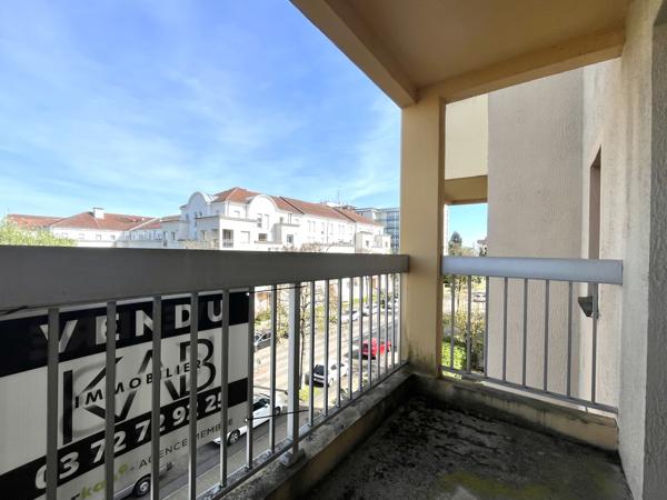SABLON : Appartement 3 pièces de 64m2 avec stationnement privatif