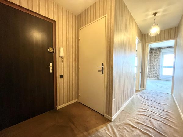 SABLON : Appartement 3 pièces de 64m2 avec stationnement privatif