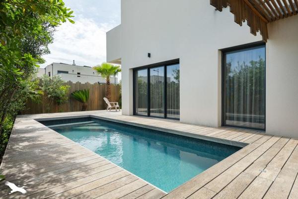 Maison à vendre 690 000 € Saint-Aunès 5 p 150 m² DPE A