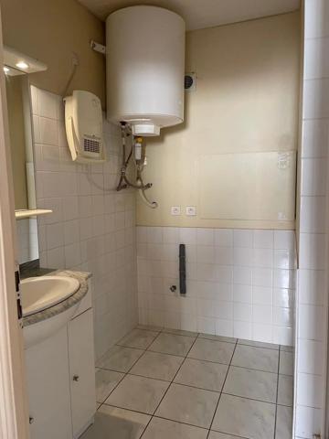 Location                                                      Appartement
                        
                     2 pièces                                         à Peyrestortes