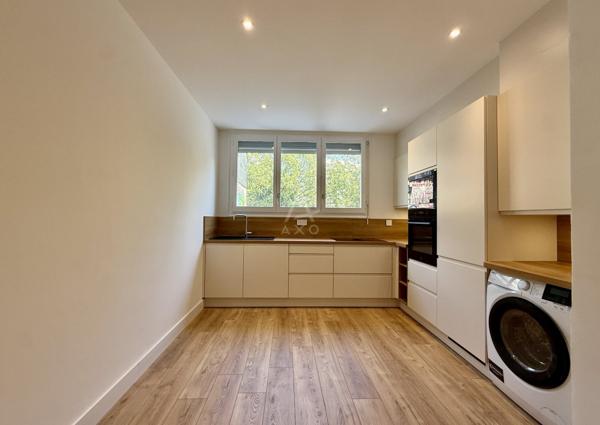Appartement de 81 m² , rénové, 2 chambres, possibilité 3 ch, cuisine neuve, A/E, garage, cellier, cave -proche centre ville ,  rue Dupont des Loges à Rennes