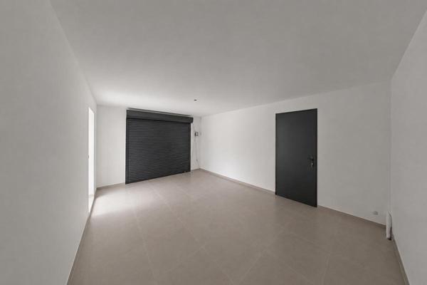 VILLA NEUVE  3 CHAMBRES PISCINE