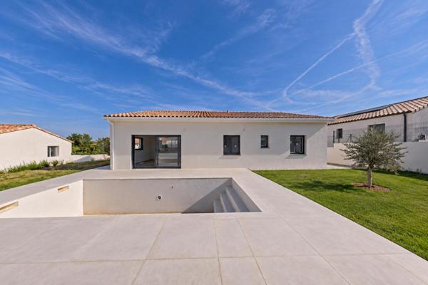 VILLA NEUVE  3 CHAMBRES PISCINE