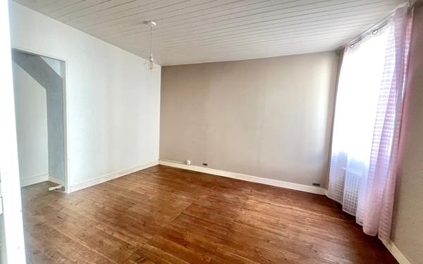 Maison à vendre    5 pièces •  Châteaubernard