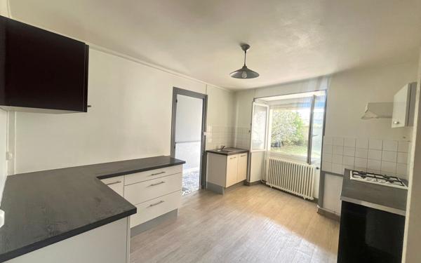 Maison à vendre    5 pièces •  Châteaubernard
