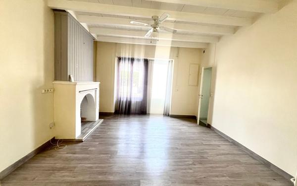 Maison à vendre    5 pièces •  Châteaubernard