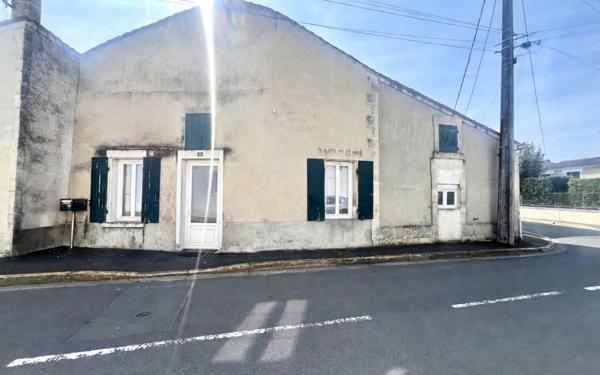 Maison à vendre    5 pièces •  Châteaubernard