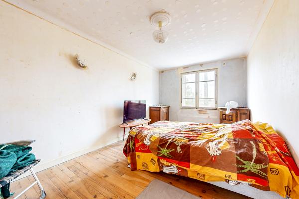 Maison à rénover de 145 m² avec dépendances et plus d’un hectare de terrain – Le Mené