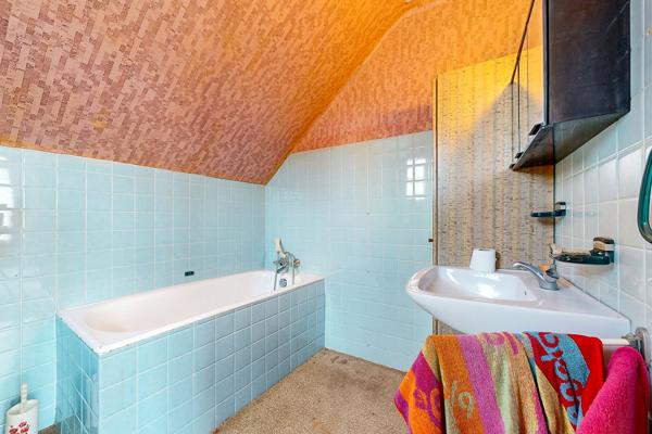 Maison à rénover de 145 m² avec dépendances et plus d’un hectare de terrain – Le Mené