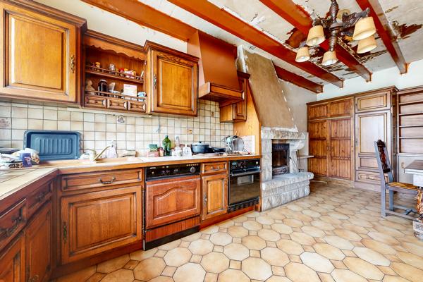 Maison à rénover de 145 m² avec dépendances et plus d’un hectare de terrain – Le Mené