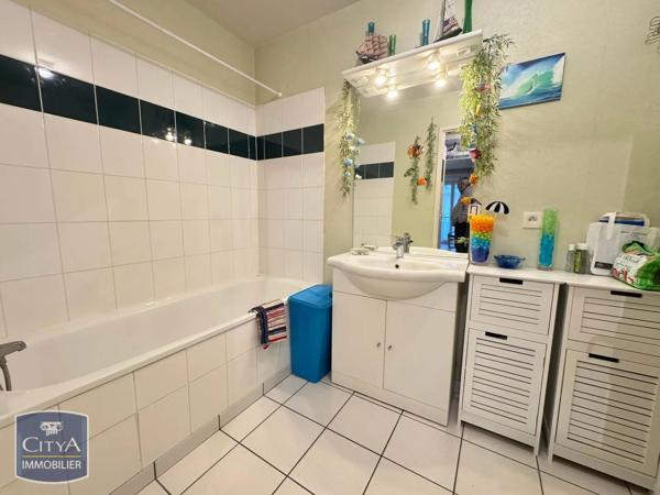 Appartement à louer 2 pièces 48.5m² Val-de-Reuil (27100)